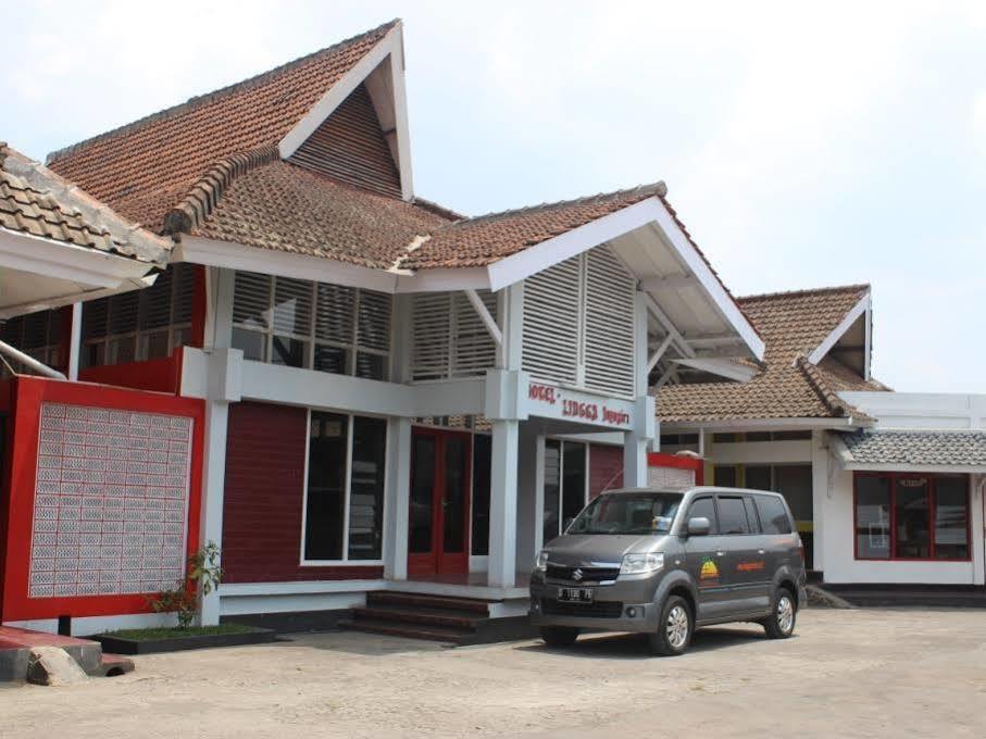 Lingga Guest House Jayagiri Lembang Exteriör bild